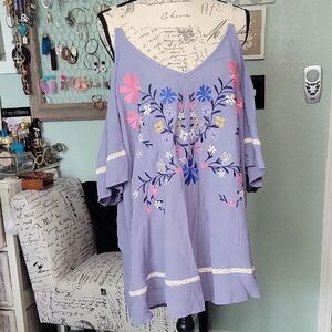 Torrid Size 1 long shirt/dress with embroidered flowers. Pk Bx